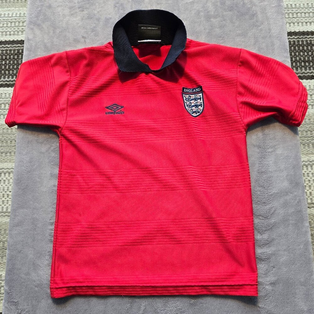 UMBRO kids ENGLAND soccer jersey